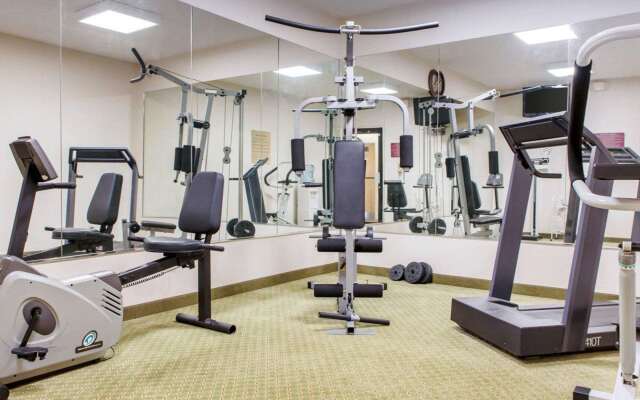 Quality Inn & Suites Near Amish Country