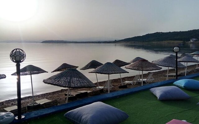 Cunda Beyaz Balina Hotel