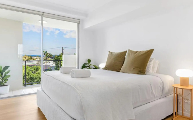 Fresh Beautifully Styled 2 BR Resort Apt at Marcoola – Guest Rooms – Marcoola