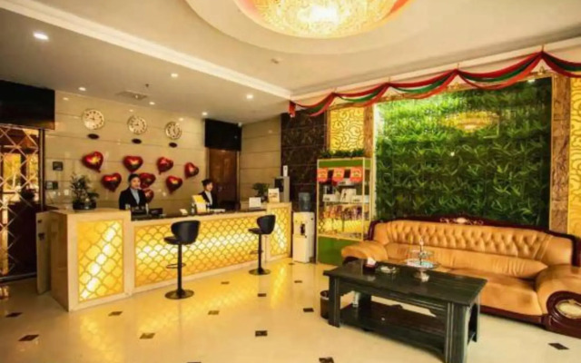 Royal Hotel