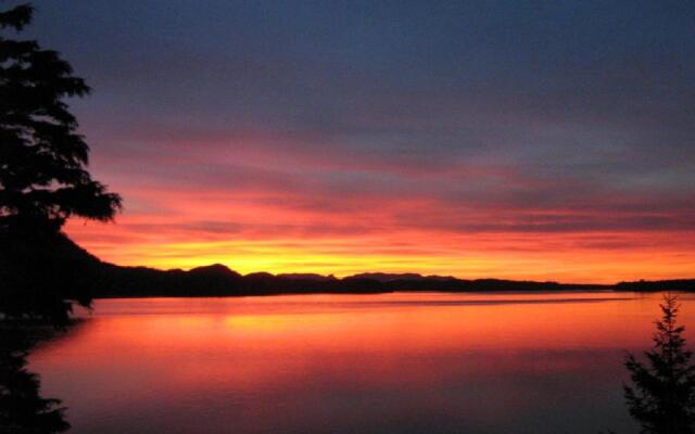 Tofino Stormbay Guest House