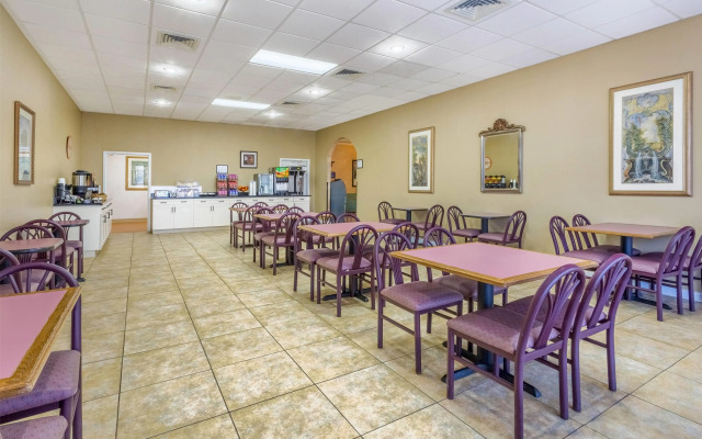 Howard Johnson by Wyndham Lakeland