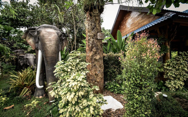The Nine Thipthara Klongson Resort