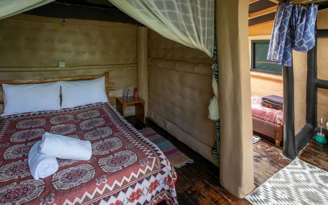 Punda Milias Lodge