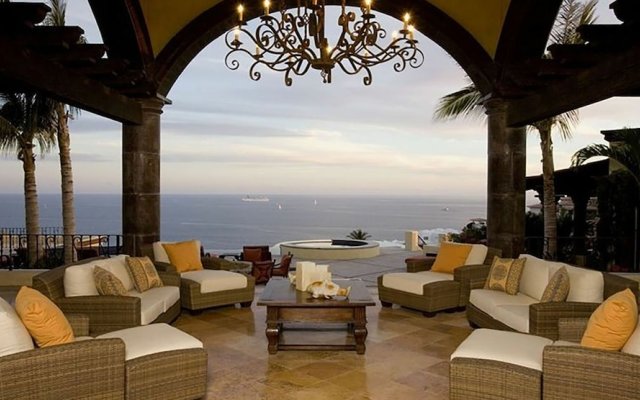 Mansion in Cabo San Lucas 1040