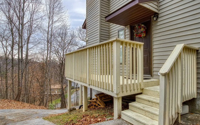 Mtn Chalet w Pool-hot Tub-gym-game Room-sauna