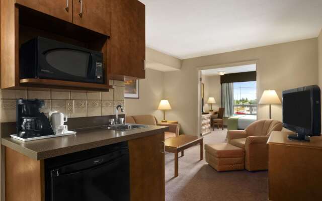 Super 8 by Wyndham Fort St. John BC