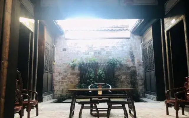 Wanzai Ancient Lane Inn