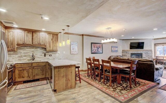 Ge At Breckenridge Chateaux 1023 2 Bedroom Condo by RedAwning