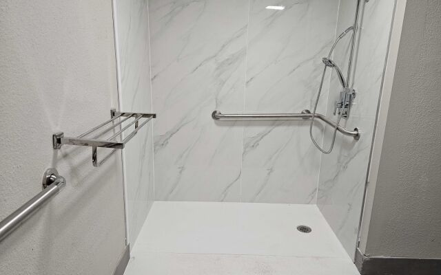 SureStay by Best Western Victoria