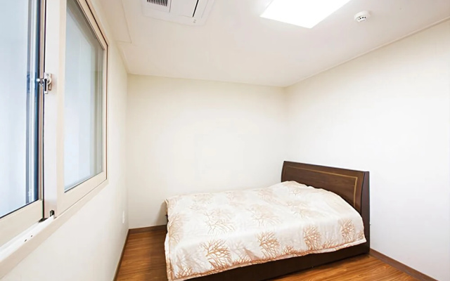 Jeju Nokume Hyuyang Pension
