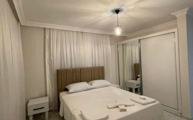 Inviting 4-bed Villa Lina With lux Pool