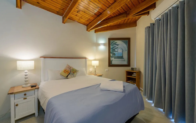 San Lameer Villa Rentals  3104