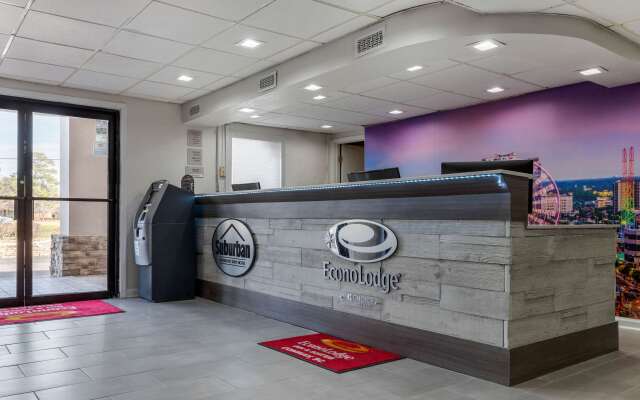 Econo Lodge at the University