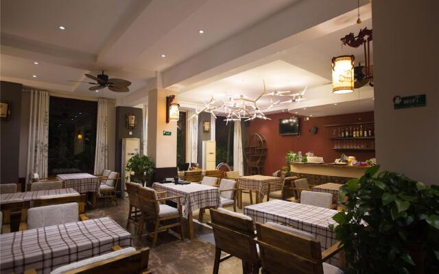 Yangshuo Village Retreat