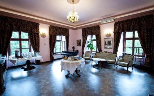 Manor House Spa