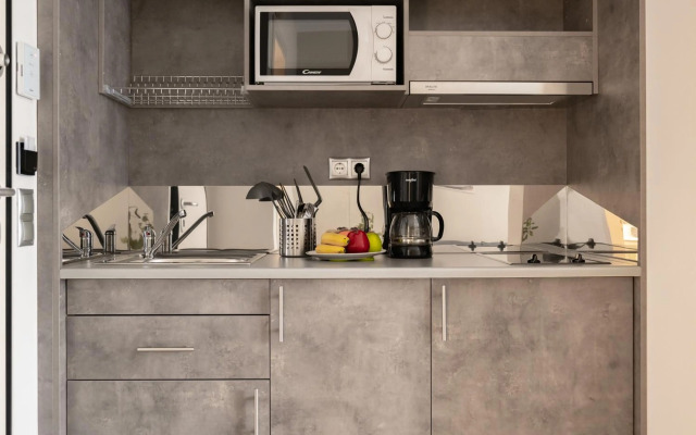 A12 Pristine 1bedrooom flat near Parthenon in Athens' heart