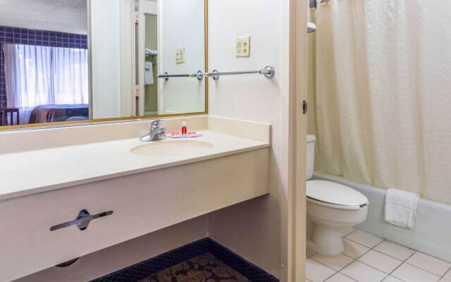 Econo Lodge Baton Rouge