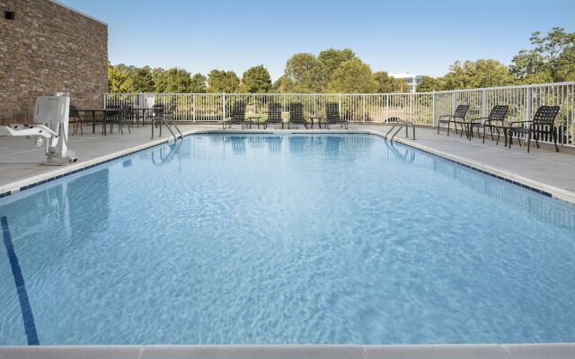 Hilton Garden Inn Columbia Airport (ex Holiday Inn & Suites Columbia-Airport)