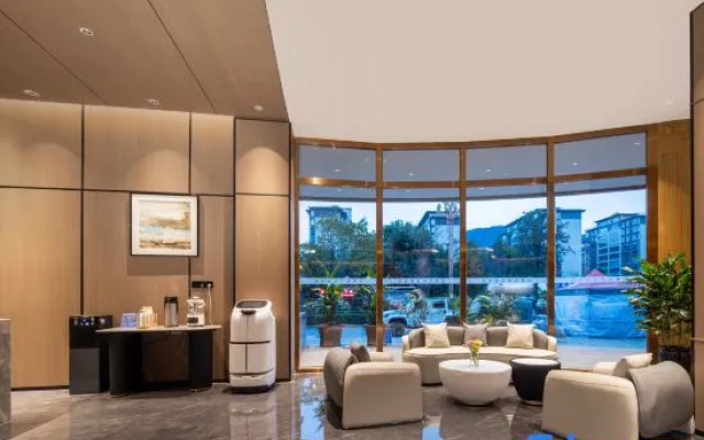 Tianlong Hotel (Lufeng South Railway Station Jinshan Ancient Town Branch)