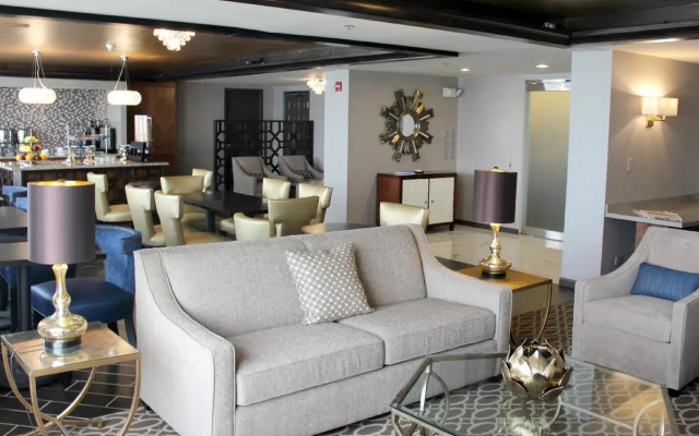 Sheraton Lisle Naperville Hotel