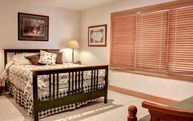 Silverbird 25 3 Bedroom Condo