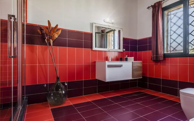 Charming Sea View Villa close to beach