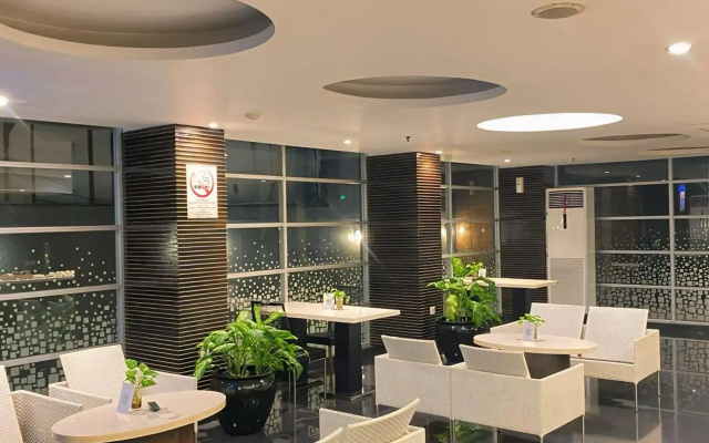 Studio One Hotel