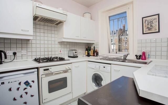 Beautiful and Light Chelsea 1 Bed Apartment