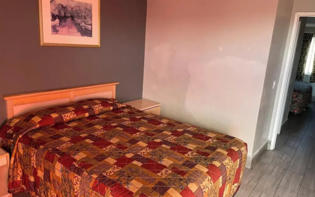 Passport Inn & Suites Corona Hotel