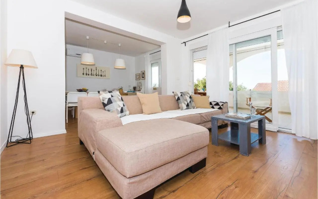 Five-Bedroom Holiday home Primosten with Sea view 06