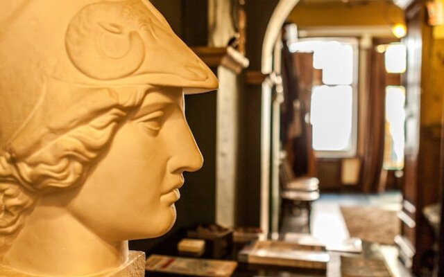 Maison de la Rose Bed  Breakfast