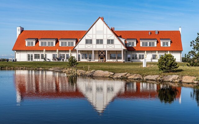 Apartments by Prague City Golf