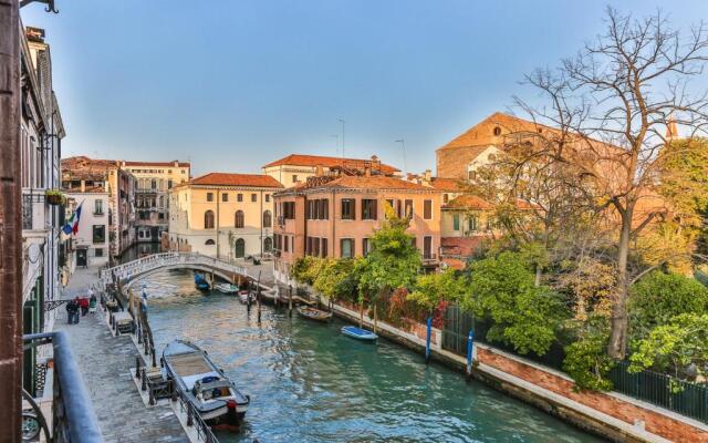 Ca Dei Greci Canal View