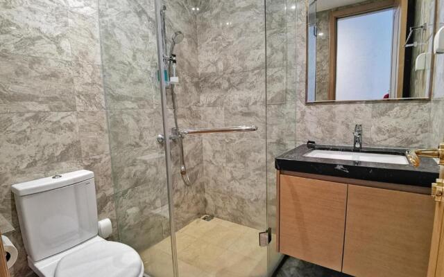 Yussy 4Bedroom Condo at R&F Princess Cove