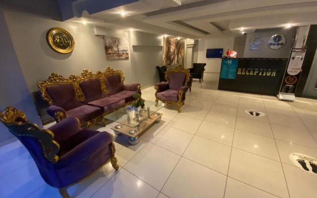 Grand Hotel 53