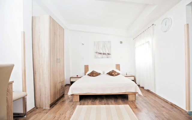 The Garden Rooms & Suites