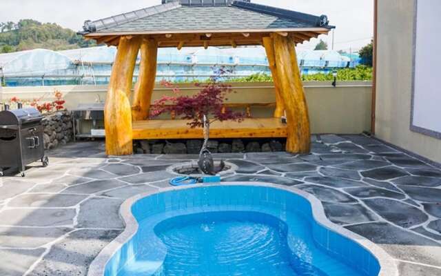 Seogwipo Haengbok Pension
