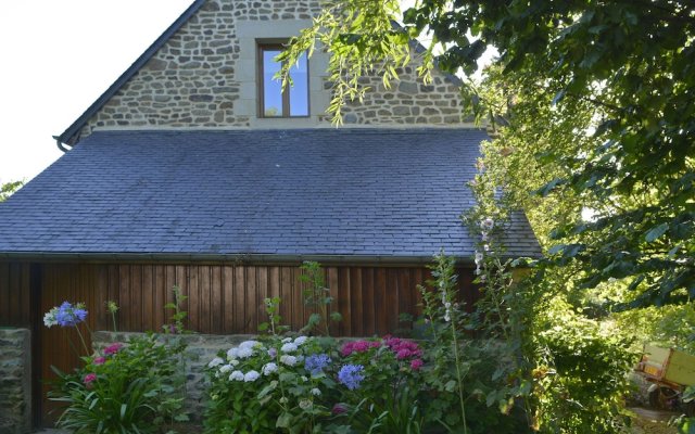 House Between River and Ocean With Pretty Garden in Brittany