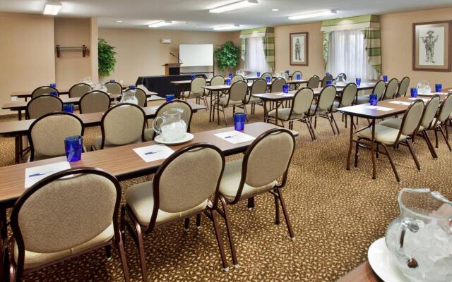 Holiday Inn Express Warrenton by IHG