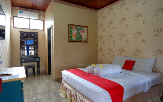 RedDoorz near Mayura Park Lombok 2