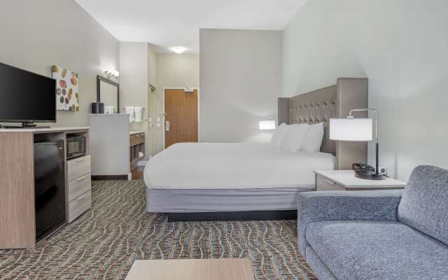 Best Western Plus Peppertree Inn At Omak