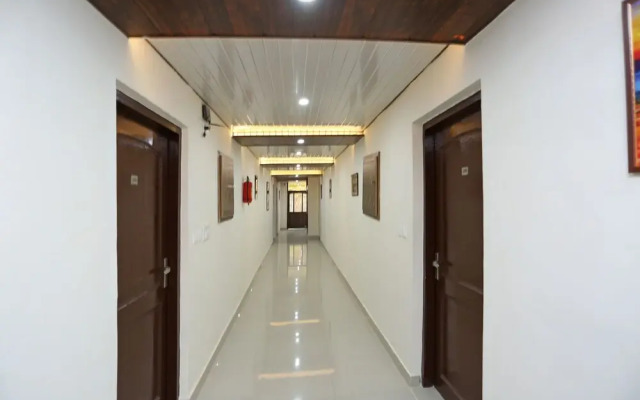 OYO 33407 Hotel Ashiana