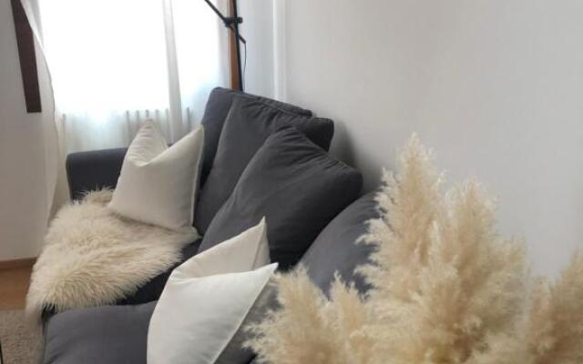 Palazzina privata di due piani con soppalco