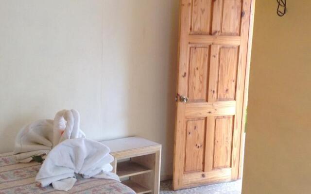 Hotel Posada Camelinas Sección Amarilla