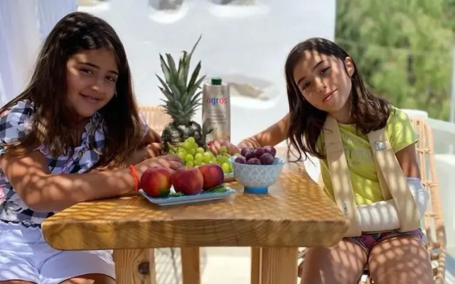 Gerani Deluxe Houses with Sea View