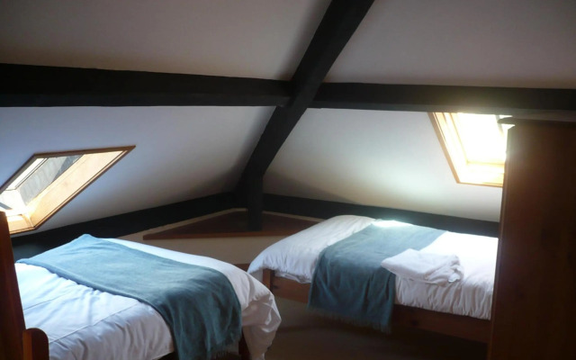 Swifts Barn Stanbury Wharf