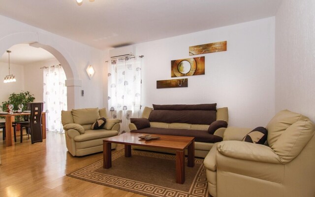 Amazing Home in Nedescina With Wifi and 5 Bedrooms