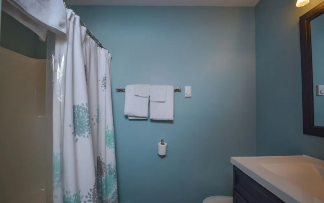 Our Golden Retreat 5 Bedroom House