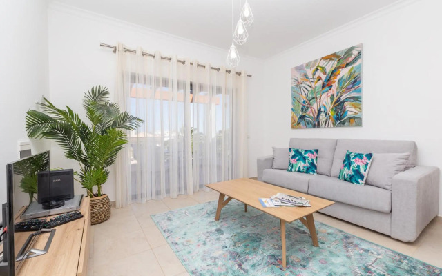 Santa Maria Apartment at Porto de Mos beach